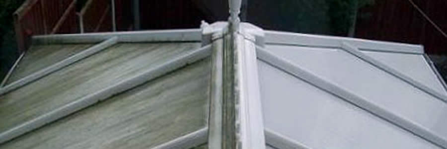 Before and after conservatory roof clean